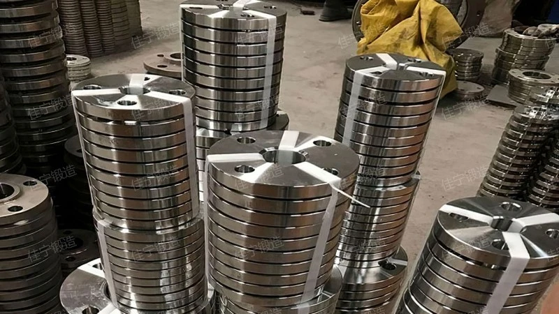 Flat welded irregular flange
