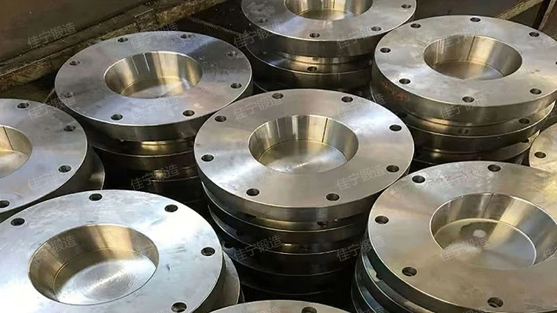 Concave convex flange cover