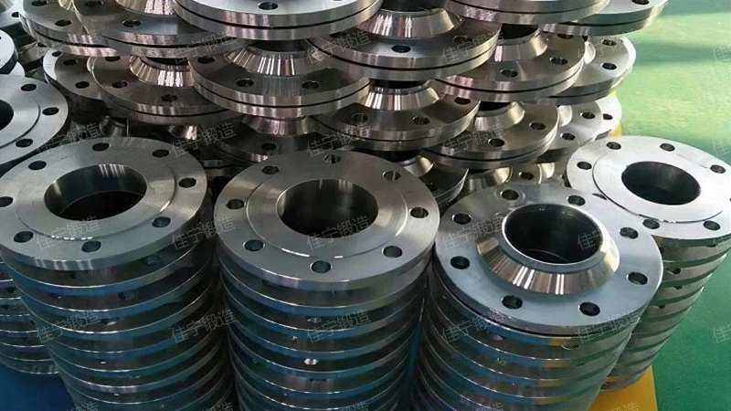 Split threaded flange