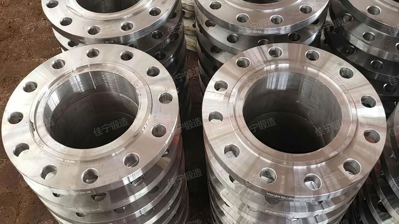 Threaded split flange ring
