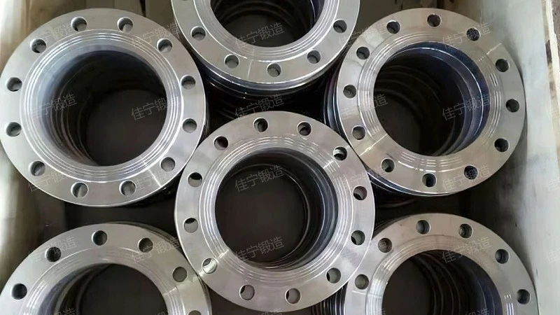 Concave convex flange cover