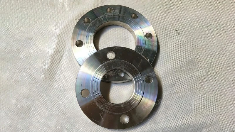 Flat welding flange ring on tenon groove surface