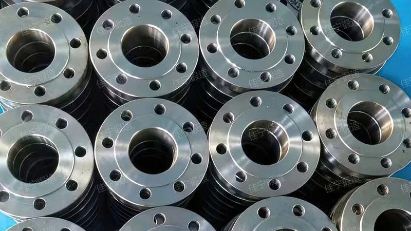 Threaded split flange ring