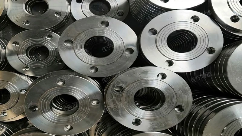 Threaded split flange ring